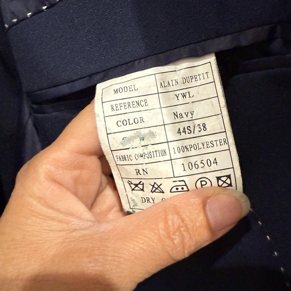 Alain Dupetit Classic Navy Blue 2 Piece Suit with Notched Lapel and Tailored Fit - Picture 6 of 7